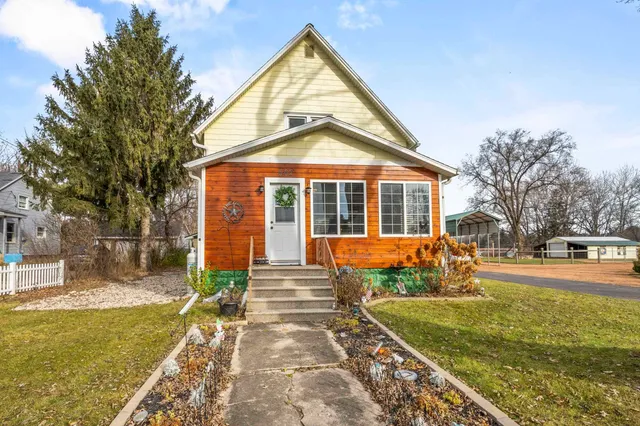 $395,000 | 602 West Main Street, Wautoma, WI 54982