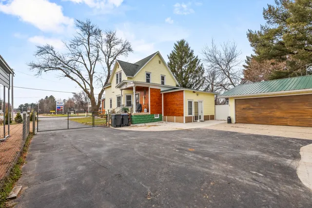 $395,000 | 602 West Main Street, Wautoma, WI 54982