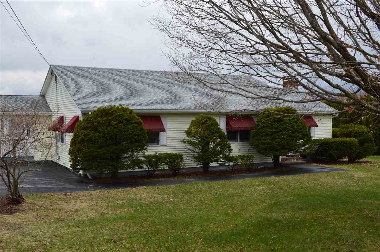 507 Wentworth Road Brookfield, NH 03872 - Photo 2 of 22