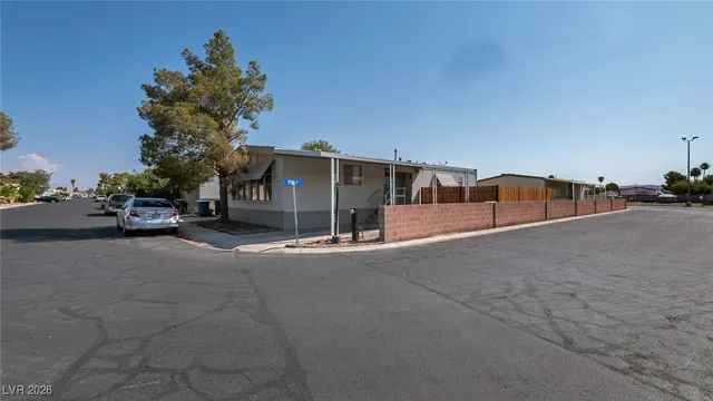 $1,900 | 3670 Estes Park Drive, Las Vegas, NV 89121