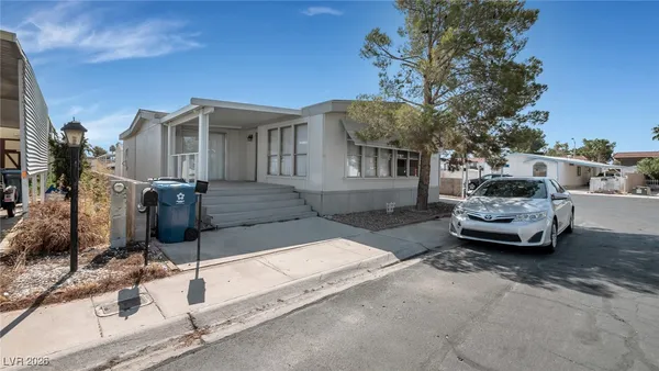 $1,900 | 3670 Estes Park Drive, Las Vegas, NV 89121