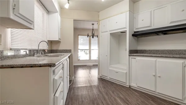 $1,900 | 3670 Estes Park Drive, Las Vegas, NV 89121