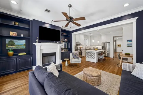 $825,000 | 638 West 17th Street, Houston, TX 77008