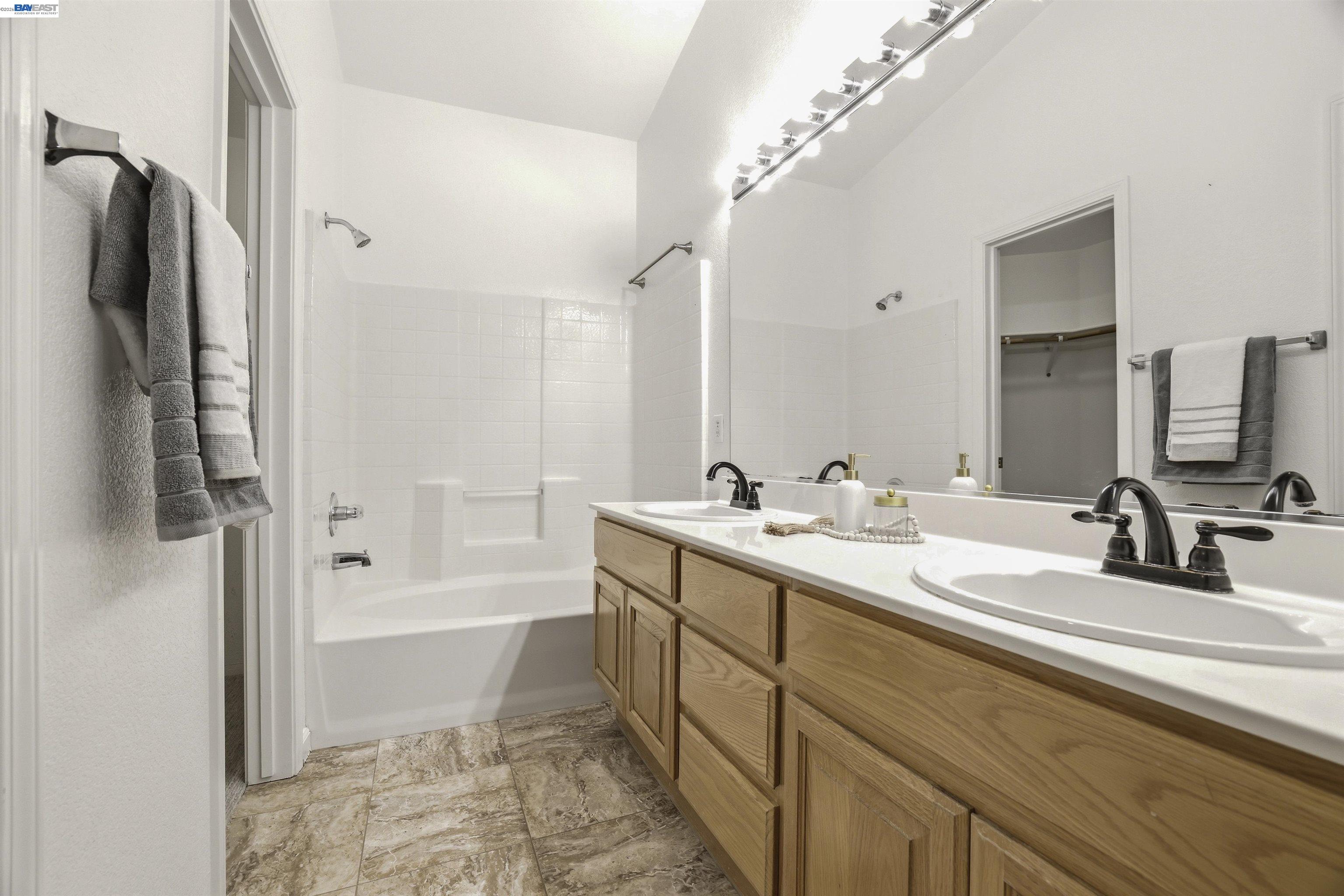 7445 Brigadoon Way Dublin, CA 94568 - Photo 23 of 50
