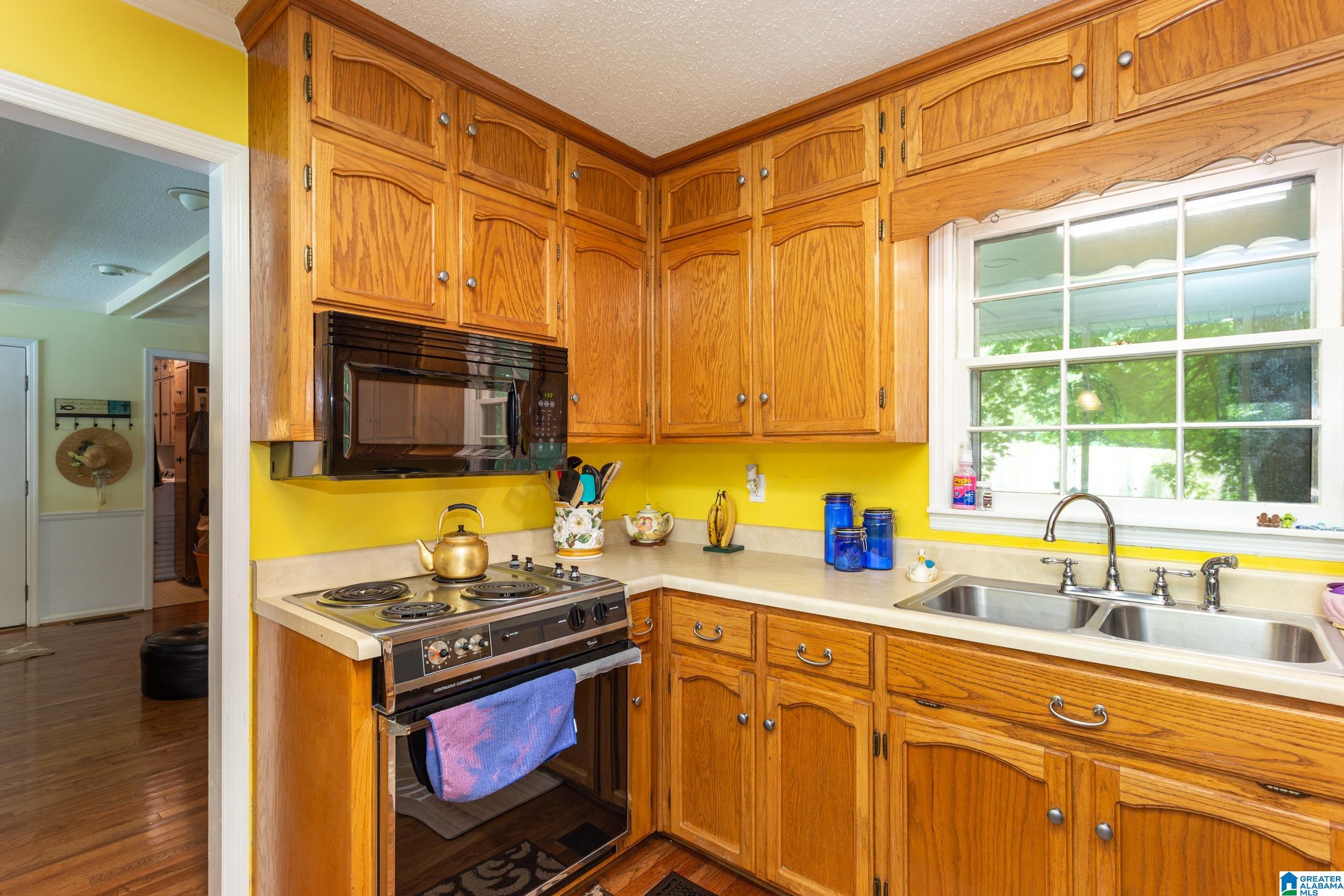 807 Brookhaven Road Anniston, AL 36207 - Photo 4 of 37