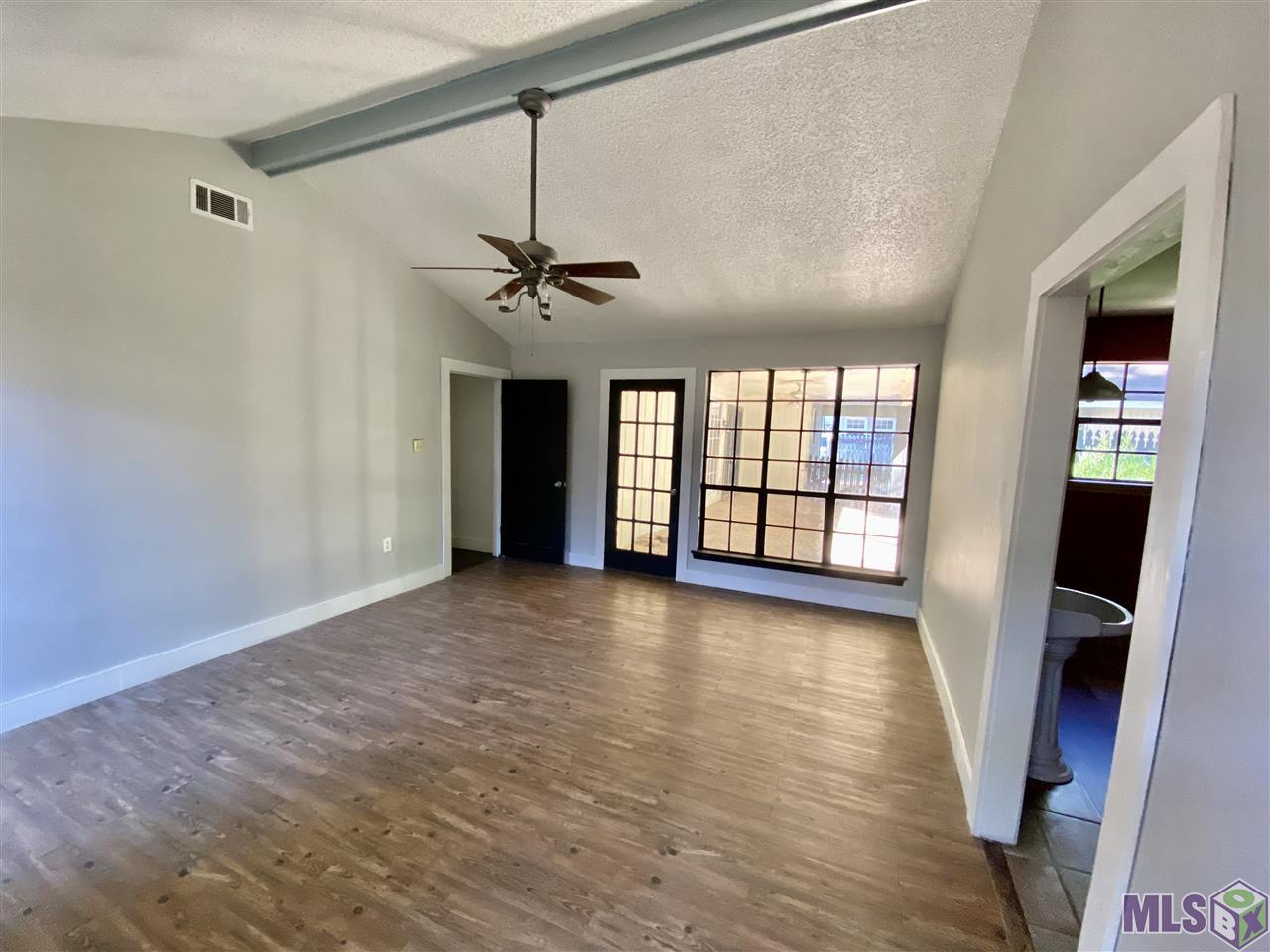 13950 Woodland Ridge Avenue Baton Rouge, LA 70816 - Photo 18 of 29 Master bedroom