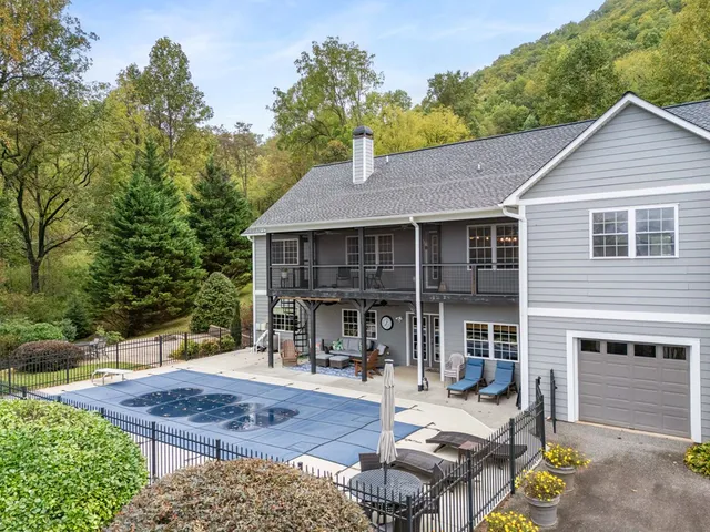 $829,000 | 126 Split Rail Drive, Hayesville, NC 28904