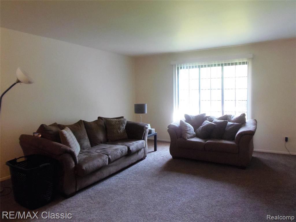 2049 Duck Lake Road North, Unit 7 Highland, MI 48356 - Photo 11 of 21