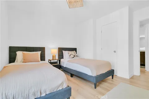 $4,395 | 5700 Etiwanda Avenue, Unit 252, Los Angeles, CA 91356