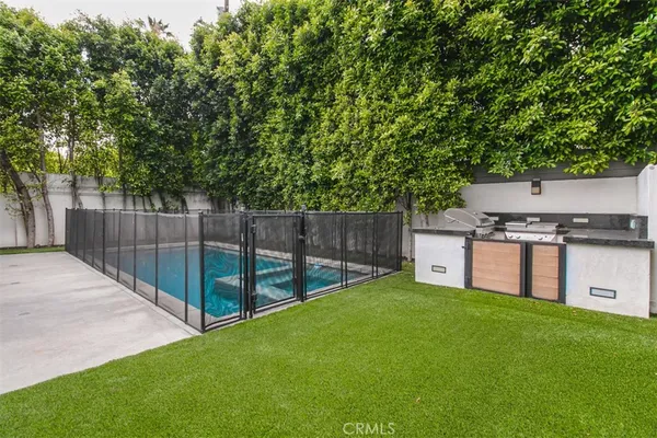 $18,000 | 5017 Hesperia Avenue, Encino, CA 91316