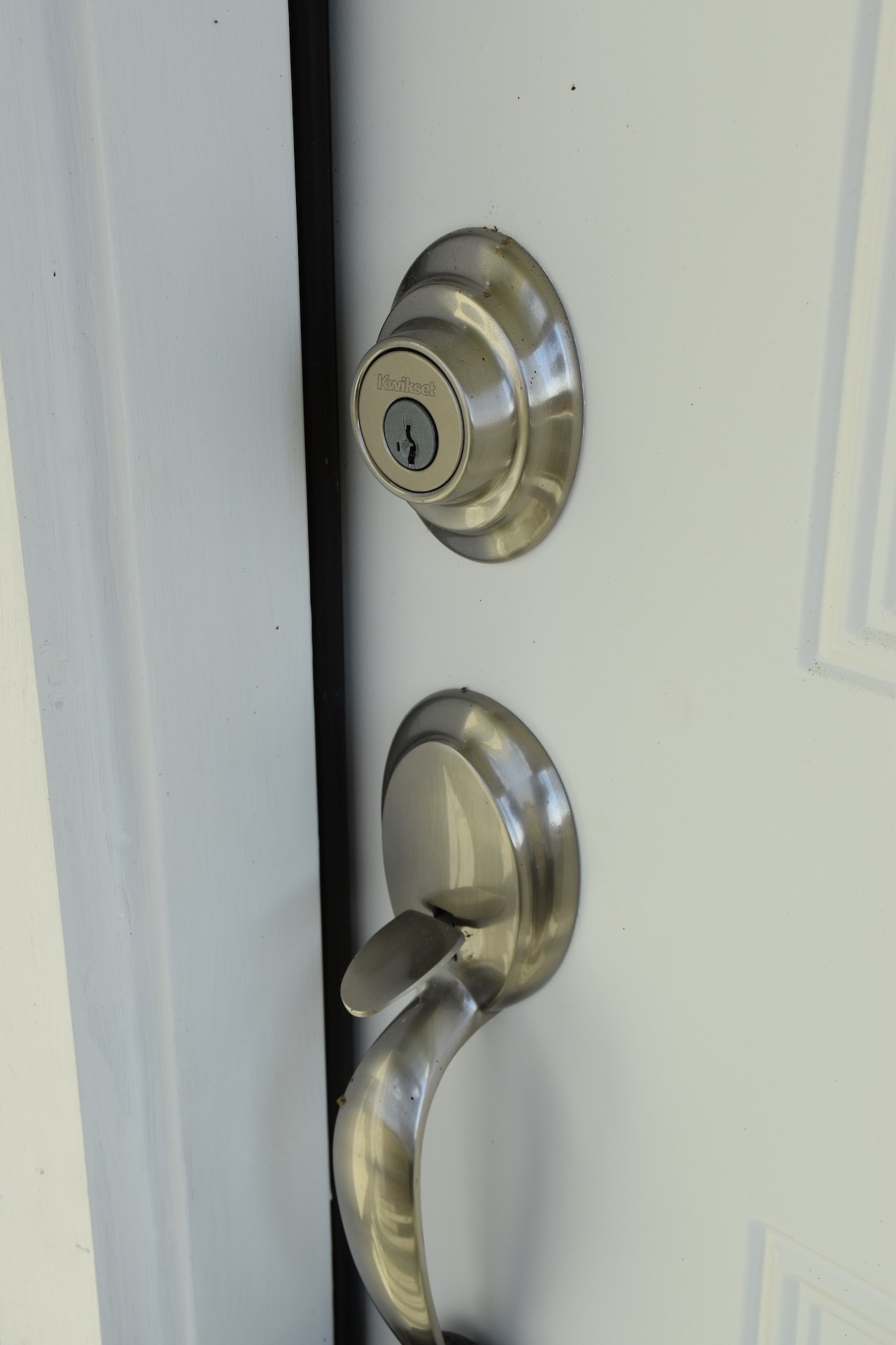 3751 County Road 463 Elgin, TX 78621 - Photo 7 of 27 a close view of door lock