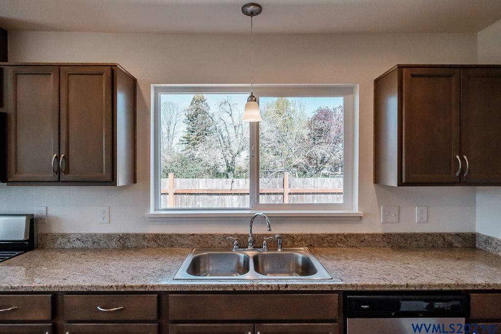 2120 Stoltz Hill Road Lebanon, OR 97355 - Photo 21 of 42 Gallery Image 21