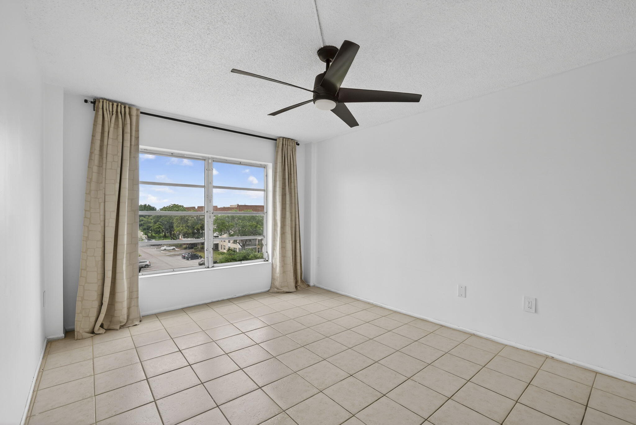 4174 Inverrary Drive, Unit 513 Lauderhill, FL 33319 - Photo 24 of 36 22-web-or-mls-8I8A2025