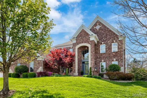 $1,295,000 | 701 Boxwood Manor Court, Ballwin, MO 63021