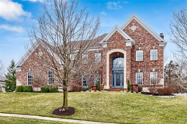$1,295,000 | 701 Boxwood Manor Court, Ballwin, MO 63021