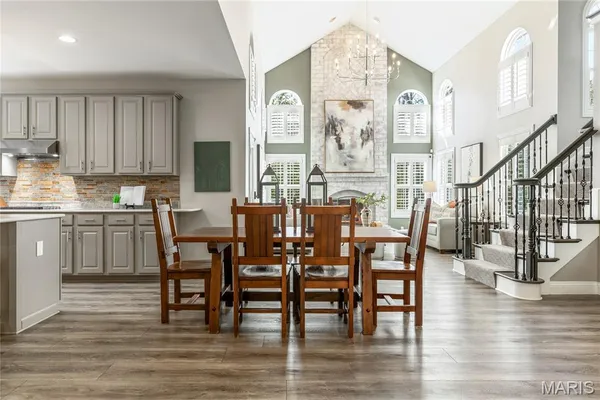 $1,295,000 | 701 Boxwood Manor Court, Ballwin, MO 63021