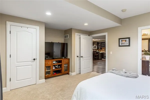 $1,295,000 | 701 Boxwood Manor Court, Ballwin, MO 63021