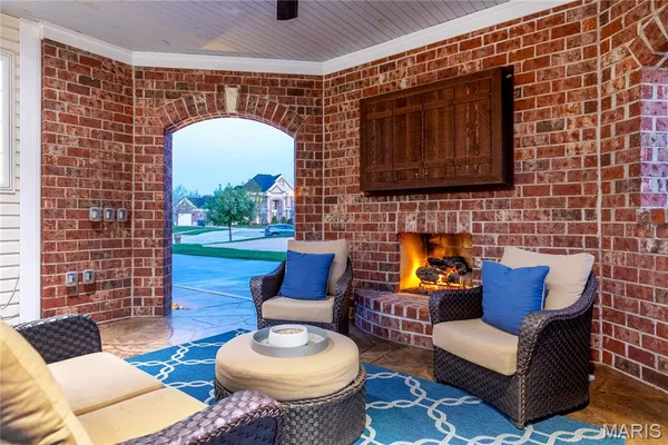 $1,295,000 | 701 Boxwood Manor Court, Ballwin, MO 63021