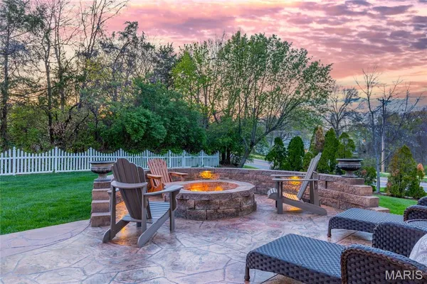 $1,295,000 | 701 Boxwood Manor Court, Ballwin, MO 63021