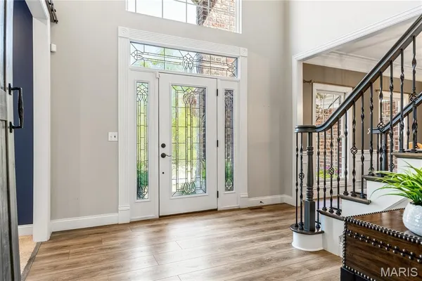 $1,295,000 | 701 Boxwood Manor Court, Ballwin, MO 63021