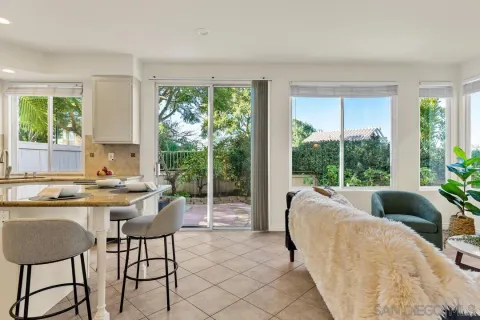 $1,175,000 | 18910 Caminito Cantilena, Unit 10, San Diego, CA 92128