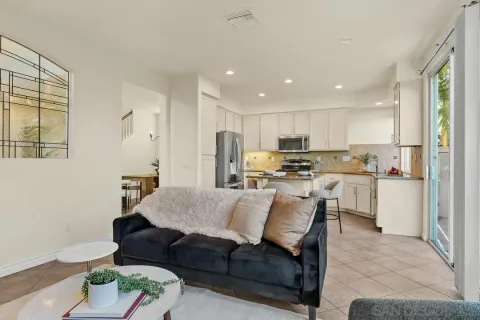 $1,175,000 | 18910 Caminito Cantilena, Unit 10, San Diego, CA 92128
