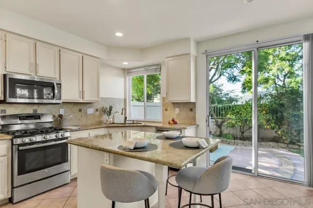 $1,175,000 | 18910 Caminito Cantilena, Unit 10, San Diego, CA 92128