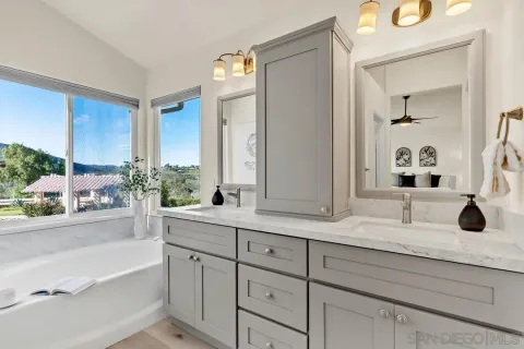 $1,175,000 | 18910 Caminito Cantilena, Unit 10, San Diego, CA 92128