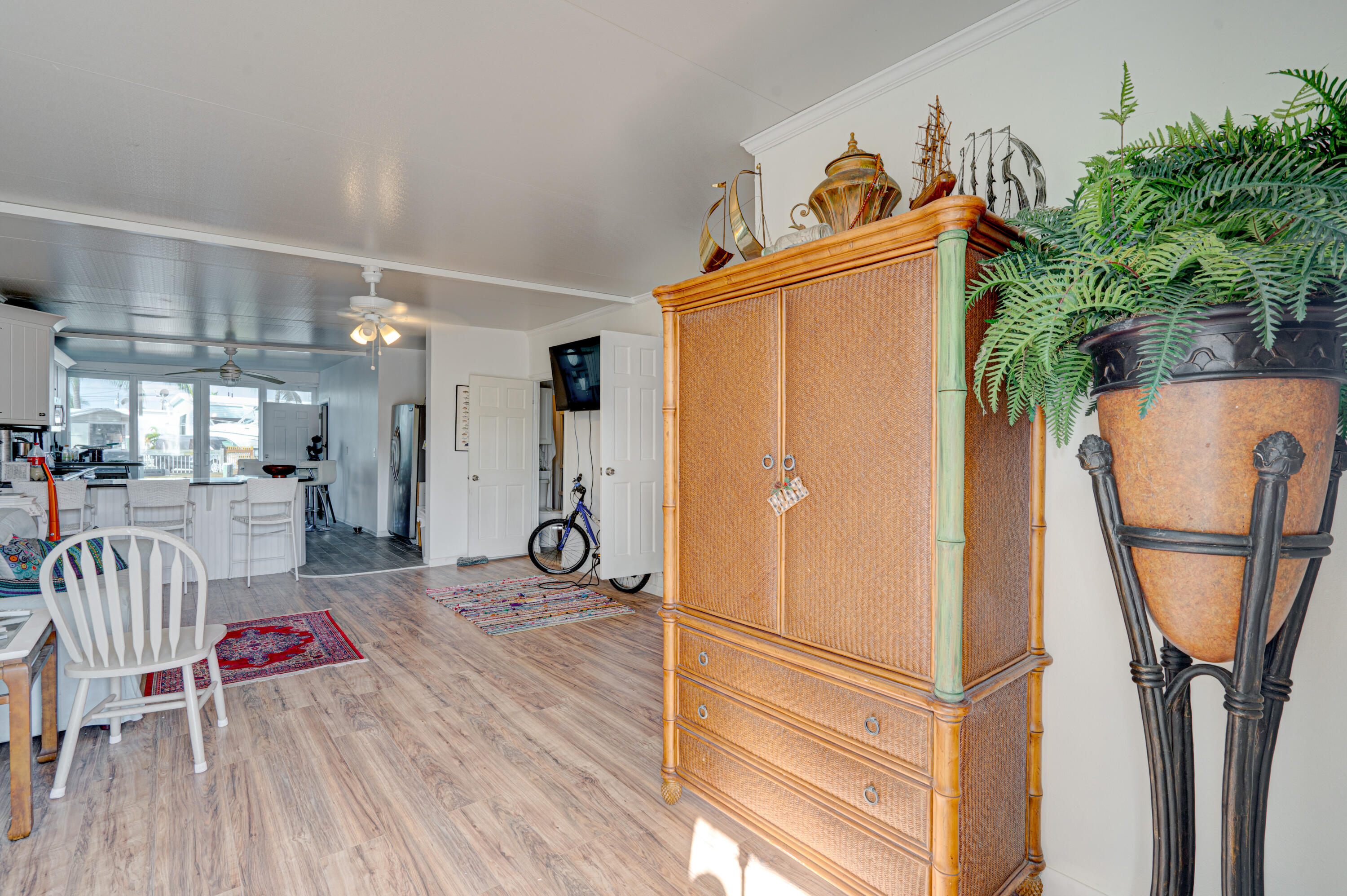 1361 Overseas Highway, Unit E11 Marathon, FL 33050 - Photo 22 of 46 1361 Overseas Hwy, Marathon, FL 33050, U