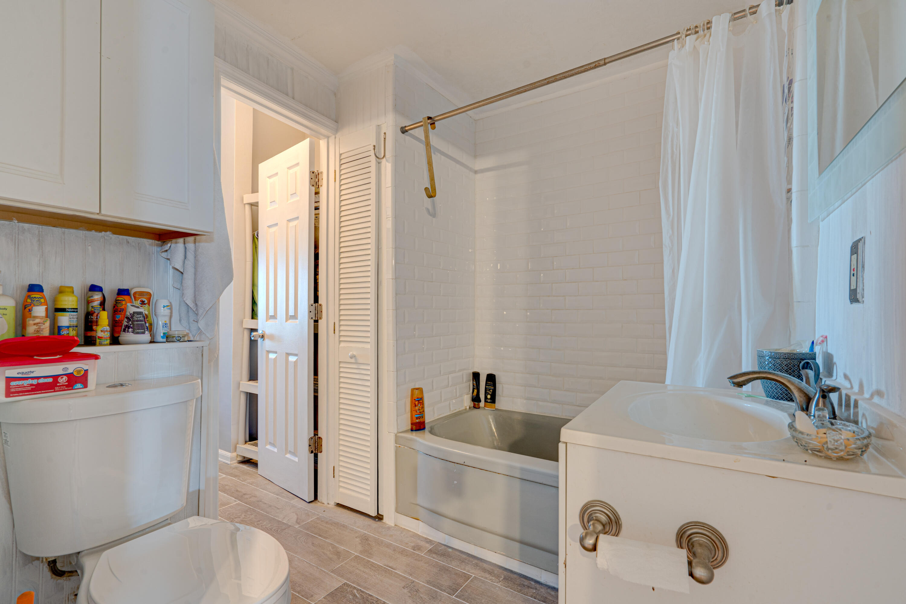 1361 Overseas Highway, Unit E11 Marathon, FL 33050 - Photo 33 of 46 1361 Overseas Hwy, Marathon, FL 33050, U