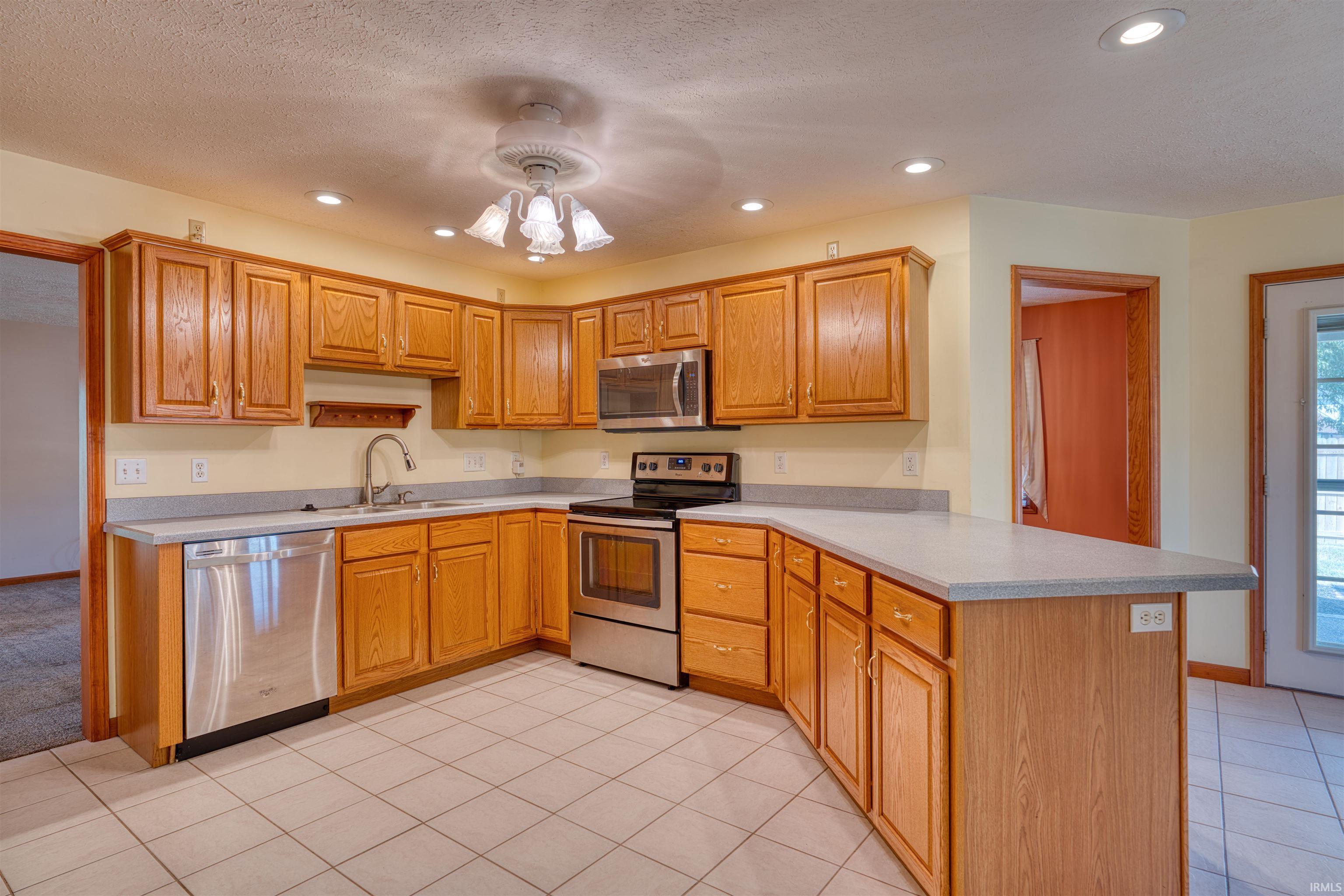 6655 Oak View Court Newburgh, IN 47630 - Photo 7 of 34