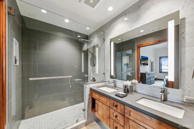 $1,900,000 | 4101 Lake Tahoe Boulevard, Unit 213, South Lake Tahoe, CA 96150