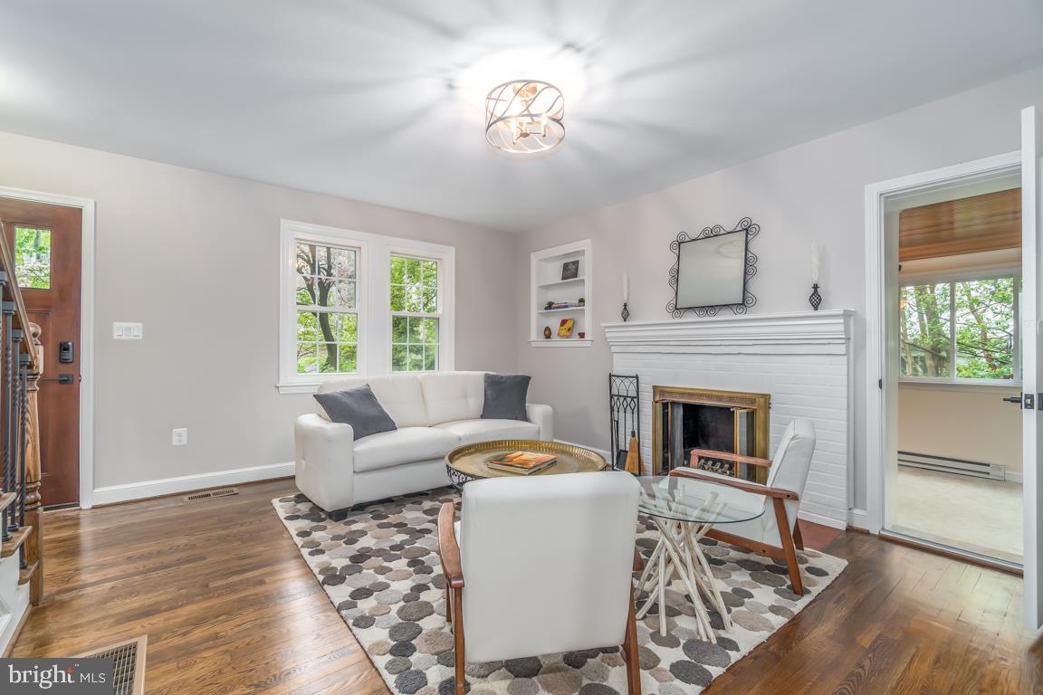 2003 Belfield Road Alexandria, VA 22307 - Photo 8 of 41 Gorgeous original white oak floors