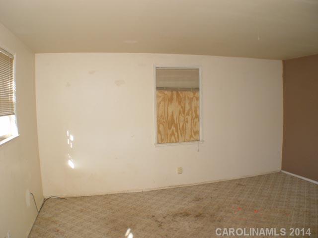 5300 Southampton Road Charlotte, NC 28217 - Photo 8 of 10 Gallery Image 8