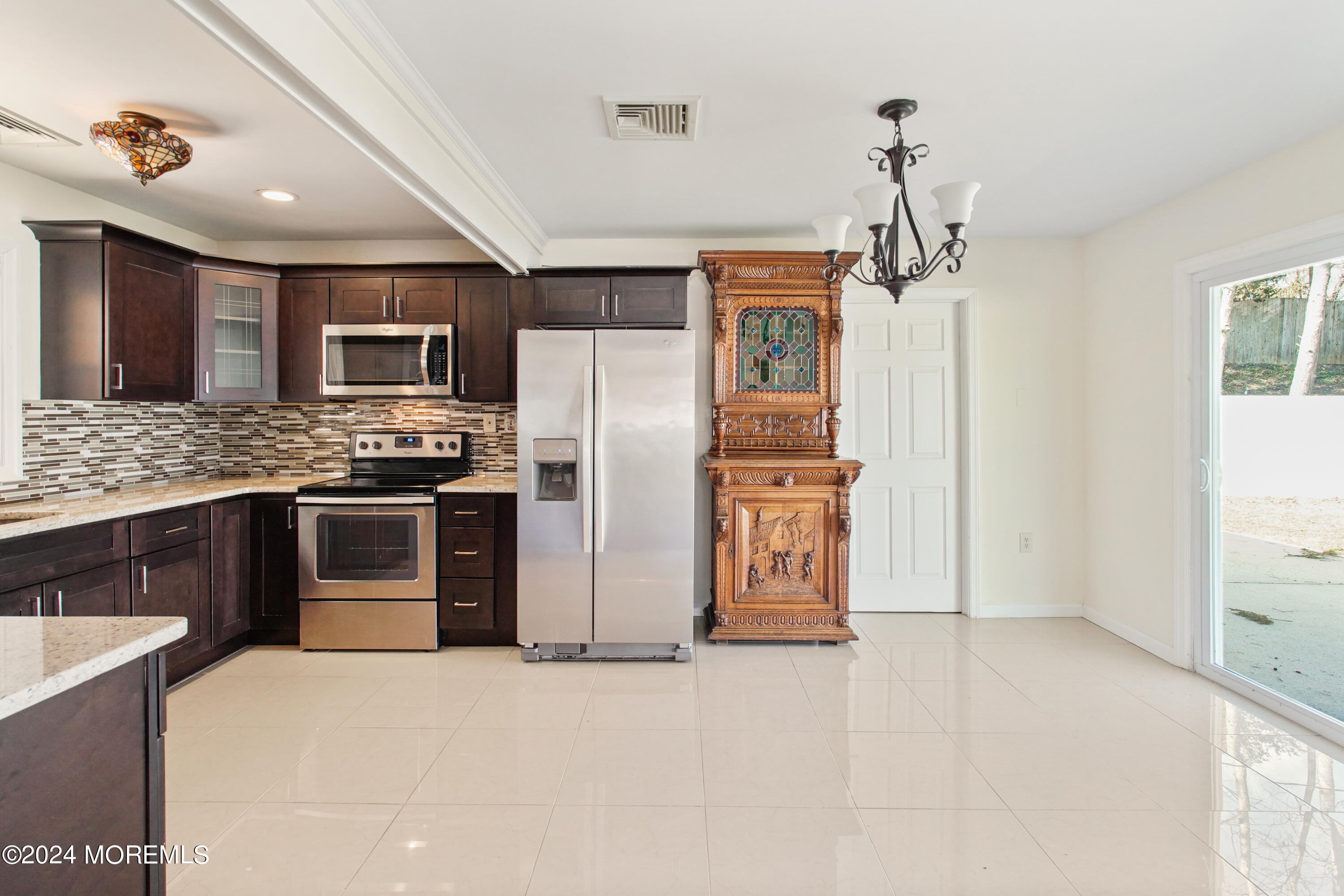 31 Innerhill Lane Aberdeen, NJ 07747 - Photo 8 of 39 DSC01811