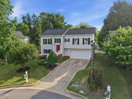 $460,000 | 103 Castlebridge Court, Apex, NC 27502