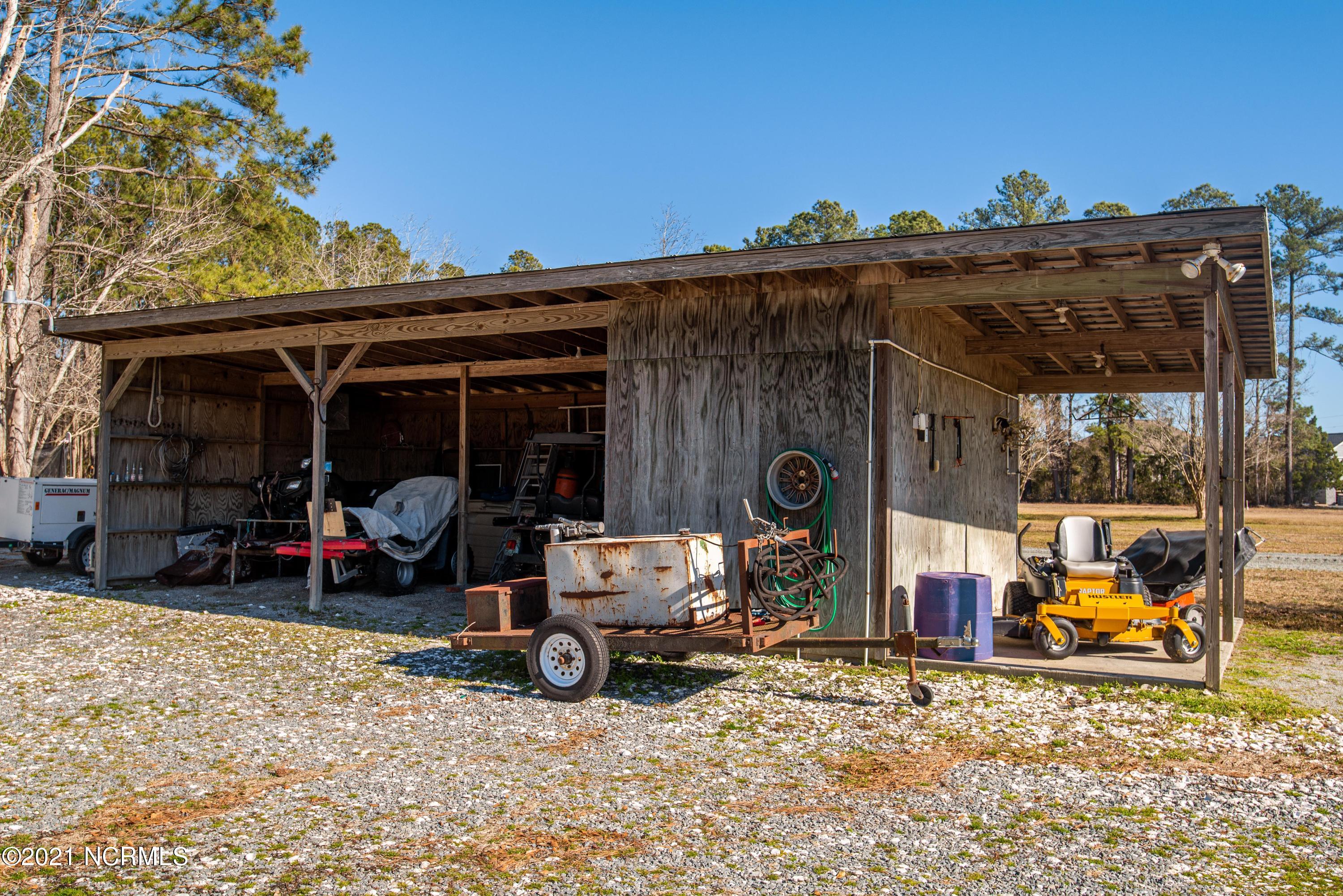 747 Harper Road Bayboro, NC 28515 - Photo 18 of 85 747 Harper Road-14