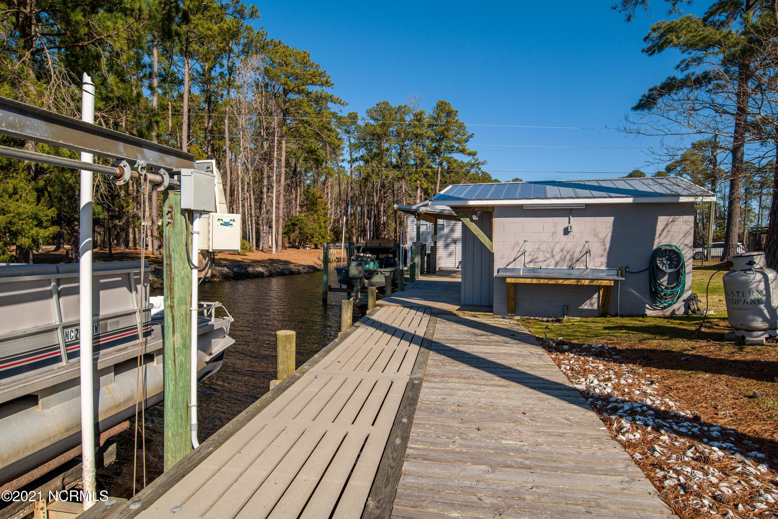 747 Harper Road Bayboro, NC 28515 - Photo 21 of 85 747 Harper Road-17