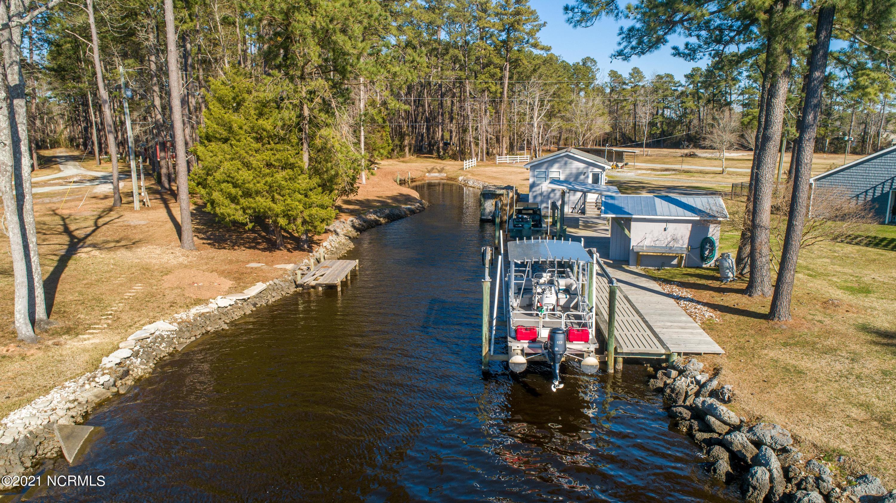 747 Harper Road Bayboro, NC 28515 - Photo 32 of 85 747 Harper Road-29