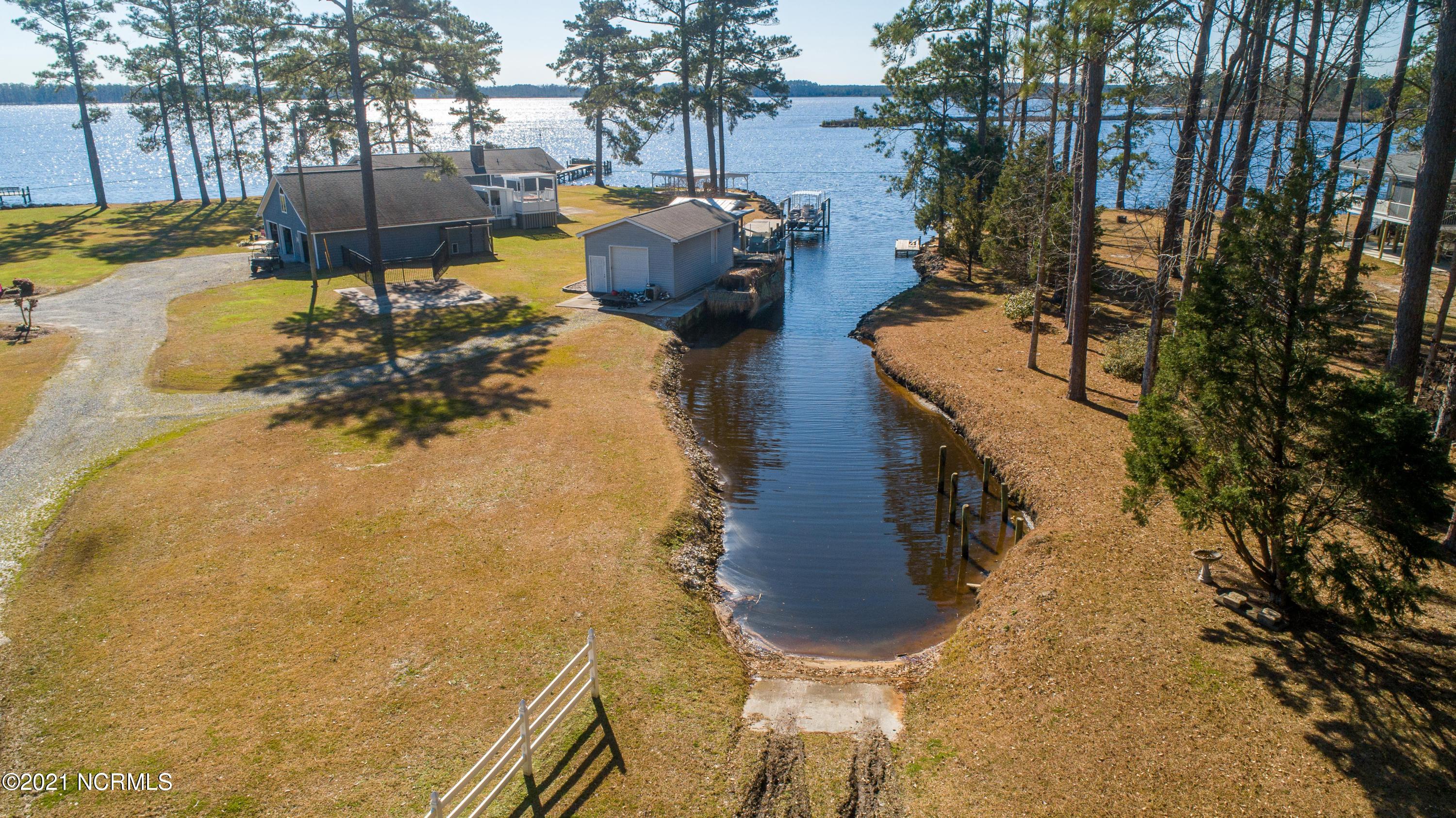 747 Harper Road Bayboro, NC 28515 - Photo 34 of 85 747 Harper Road-31