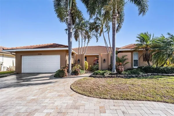 $1,299,000 | 1926 Montana Avenue Northeast, St. Petersburg, FL 33703