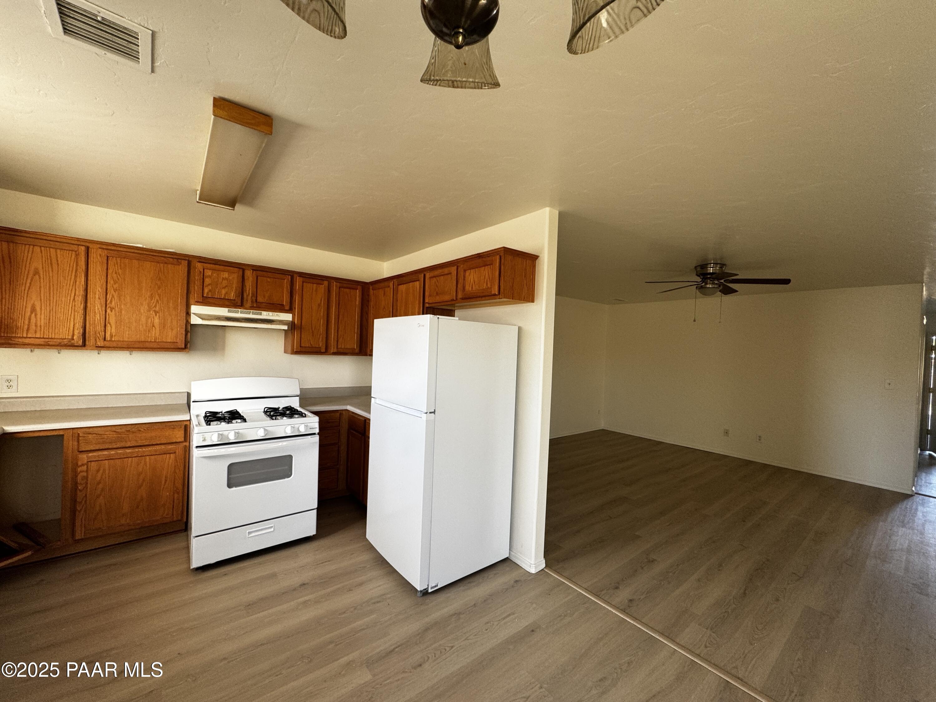 3335 North Yavapai Court, Unit A Prescott Valley, AZ 86314 - Photo 5 of 8 IMG_7906