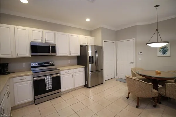 $2,100 | 9802 Foxhall Way, Unit 3, Estero, FL 33928