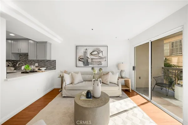 $3,500 | 335 South Sierra Madre Boulevard, Pasadena, CA 91107