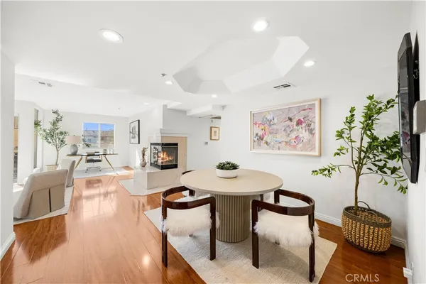 $3,500 | 335 South Sierra Madre Boulevard, Pasadena, CA 91107