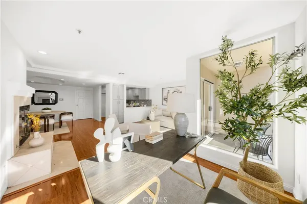 $3,500 | 335 South Sierra Madre Boulevard, Pasadena, CA 91107