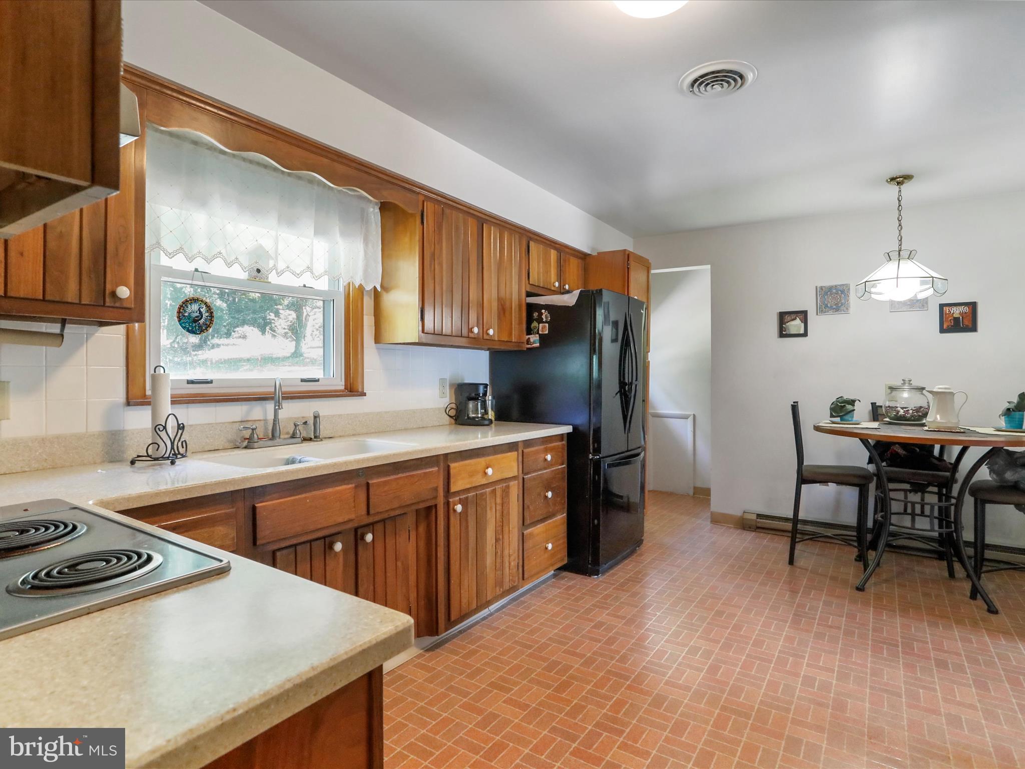 12114 Vale Summit Road Southwest Frostburg, MD 21532 - Photo 9 of 35