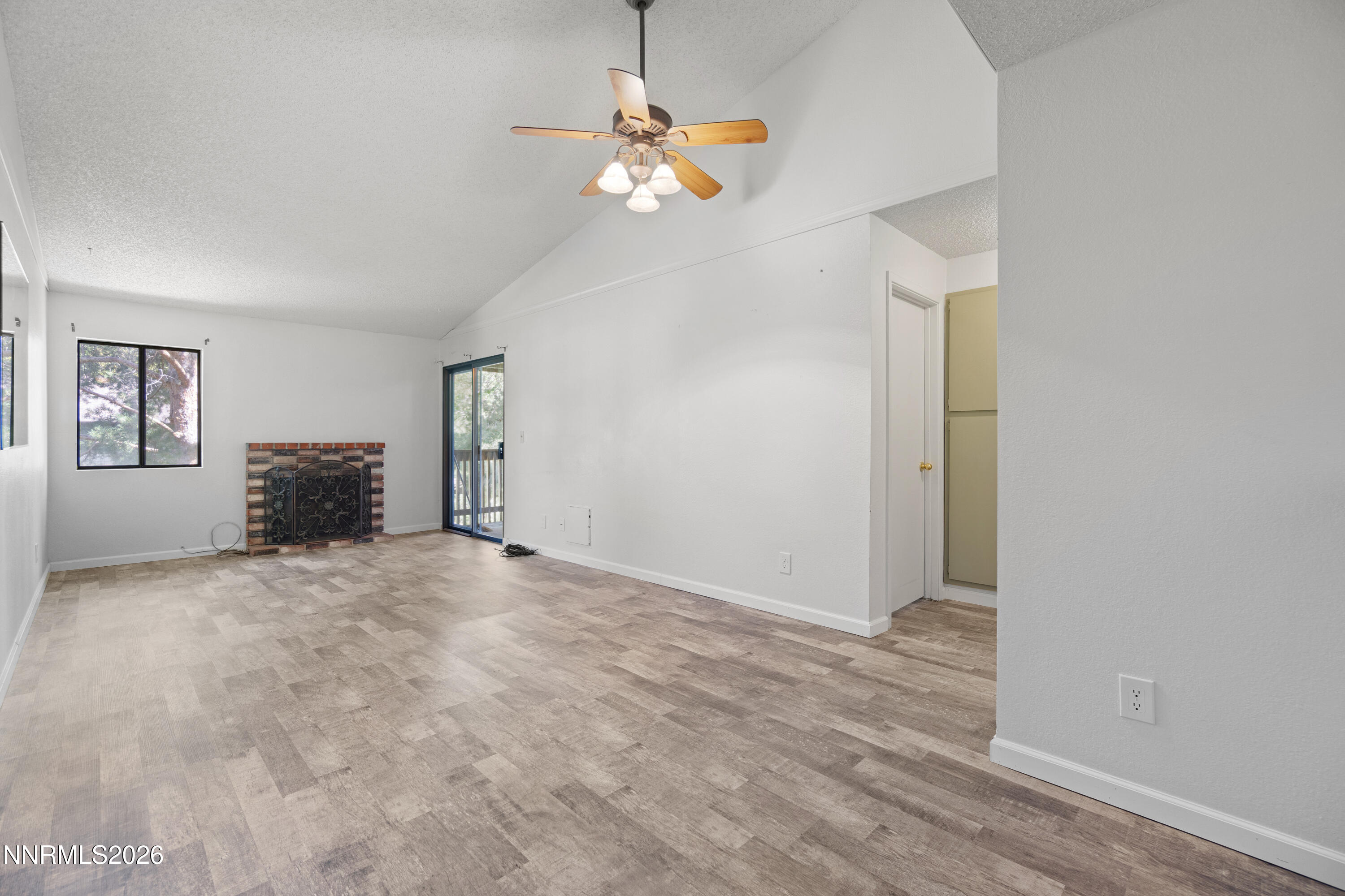 4410 Matich Drive Reno, NV 89502 - Photo 6 of 16 DSC01878