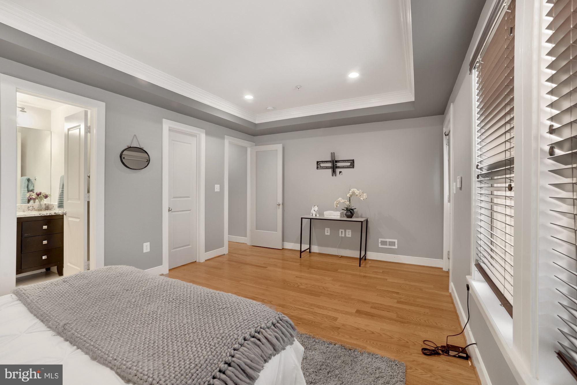 2448 Ontario Road Northwest, Unit 2 Washington, DC 20009 - Photo 16 of 25