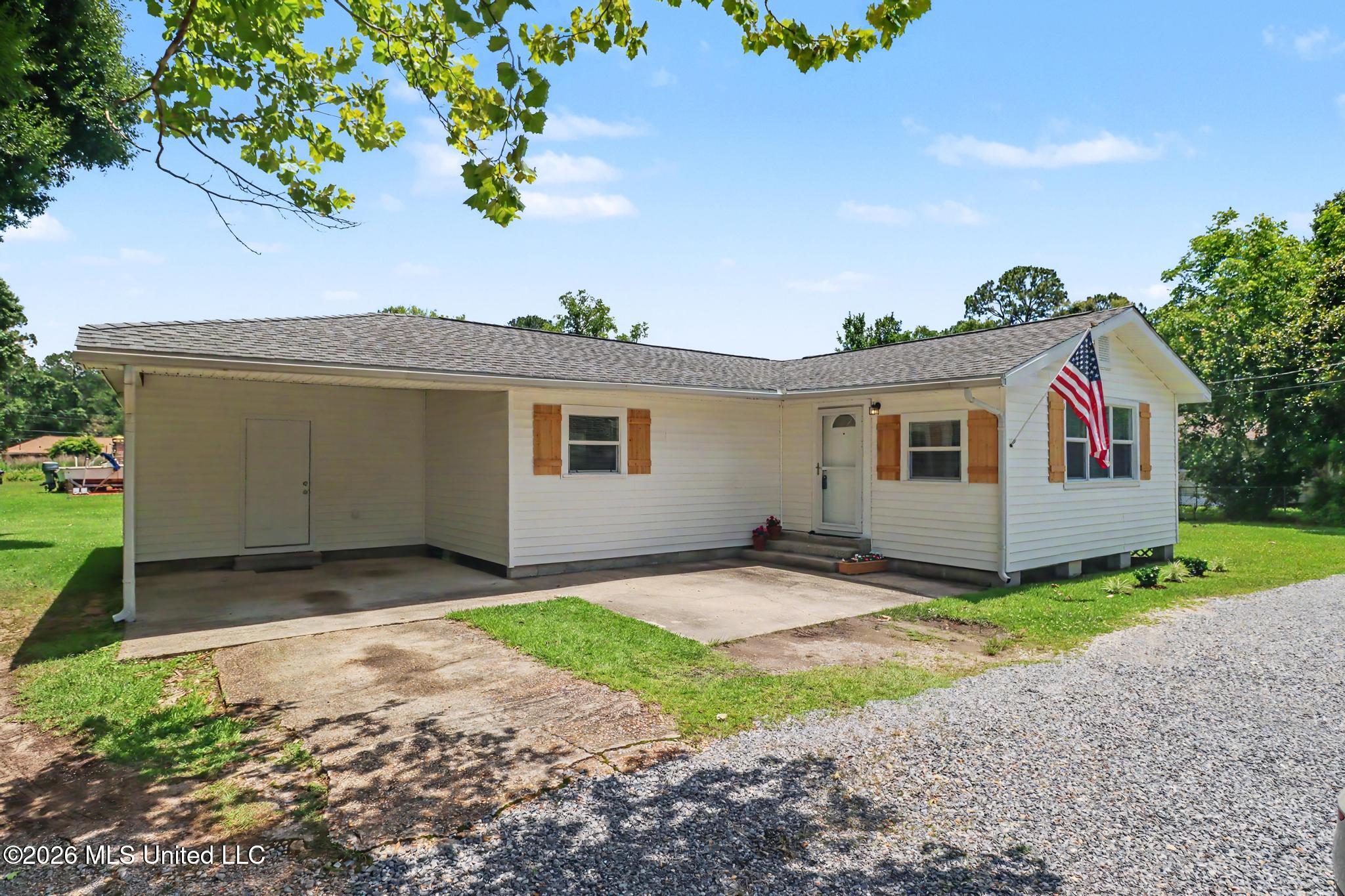 8408 Seaman Road Ocean Springs, MS 39565 - Photo 2 of 23 IMG_4750